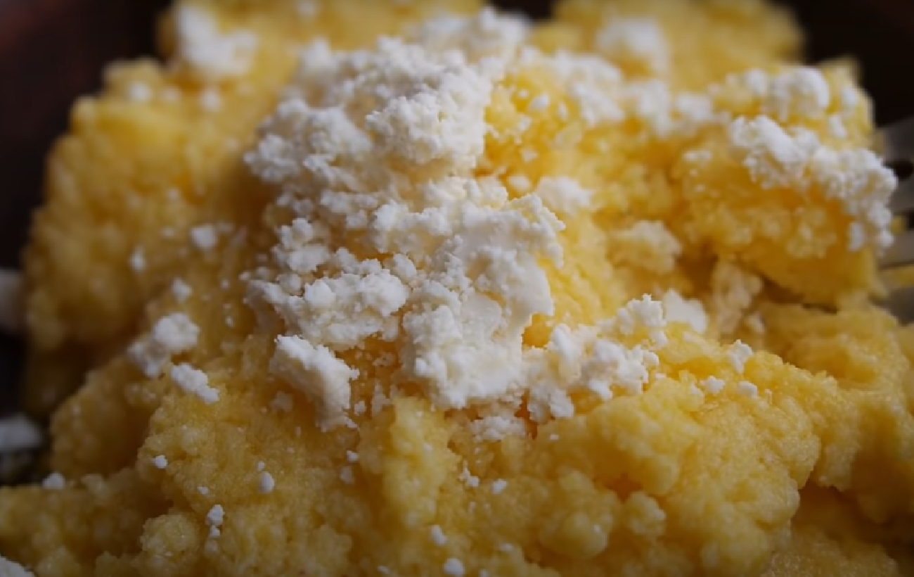 Банош со шкварками, грибами и брынзой: три рецепта сытного гуцульского блюда